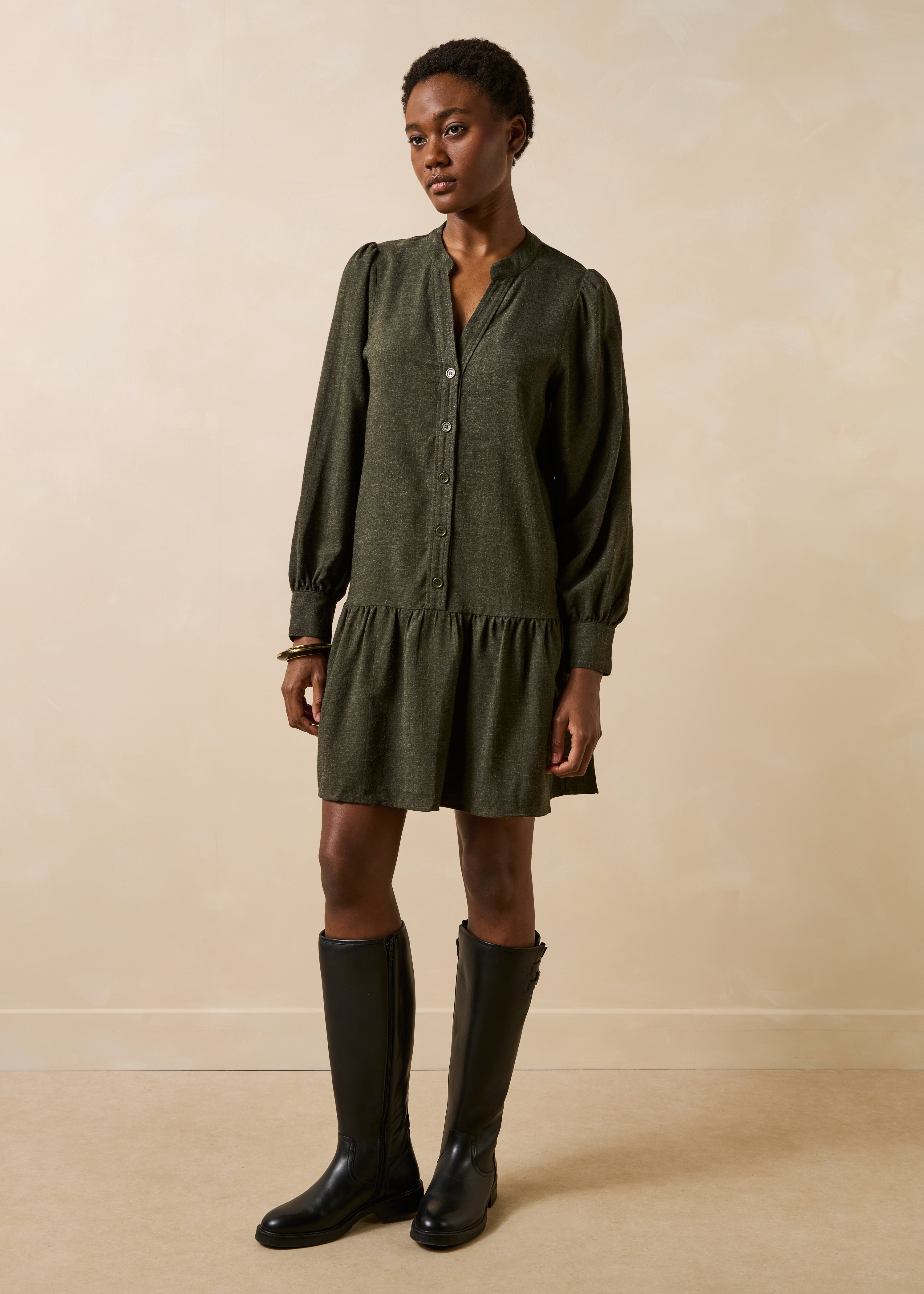 Robe courte kaki manches longues en flanelle