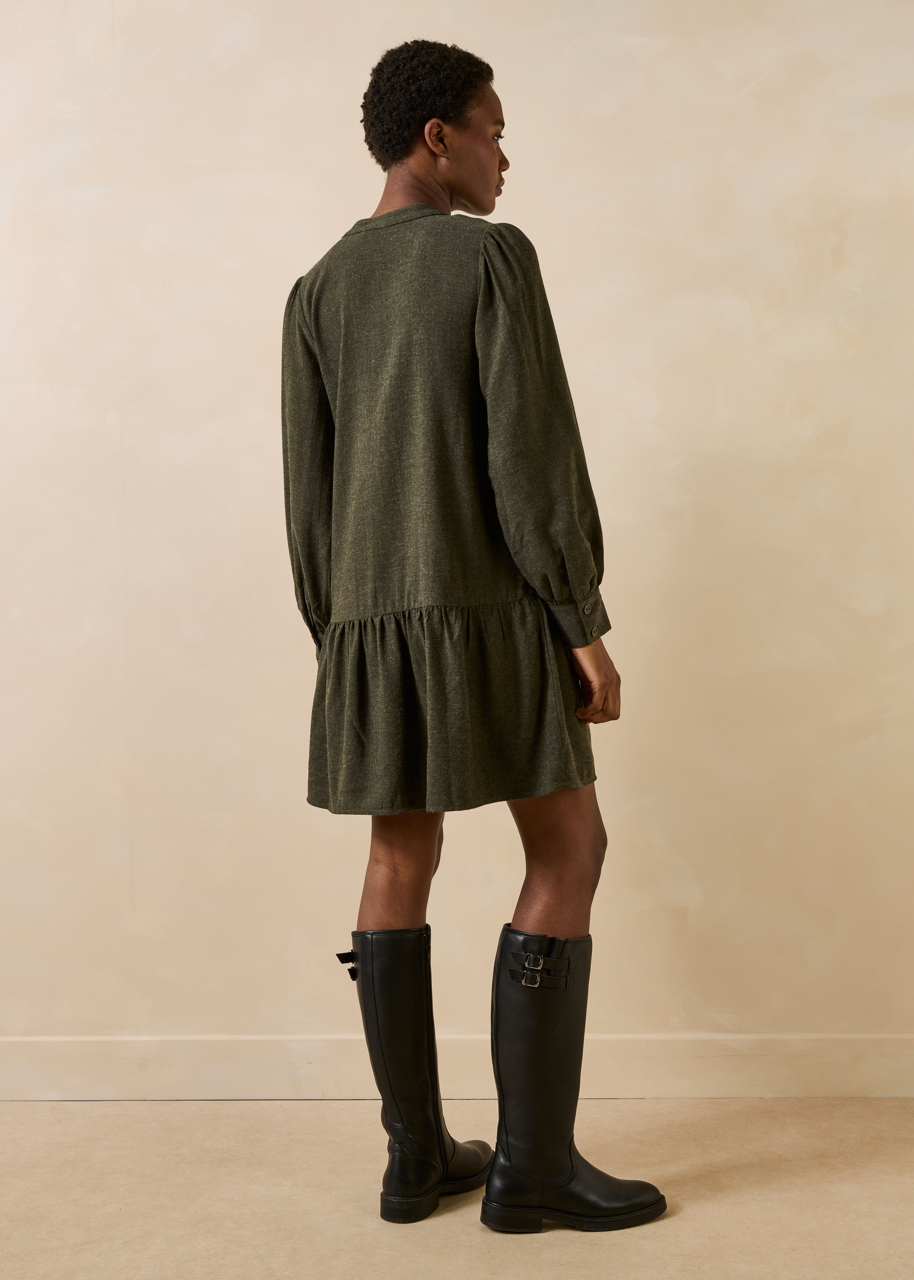 Robe courte kaki manches longues en flanelle