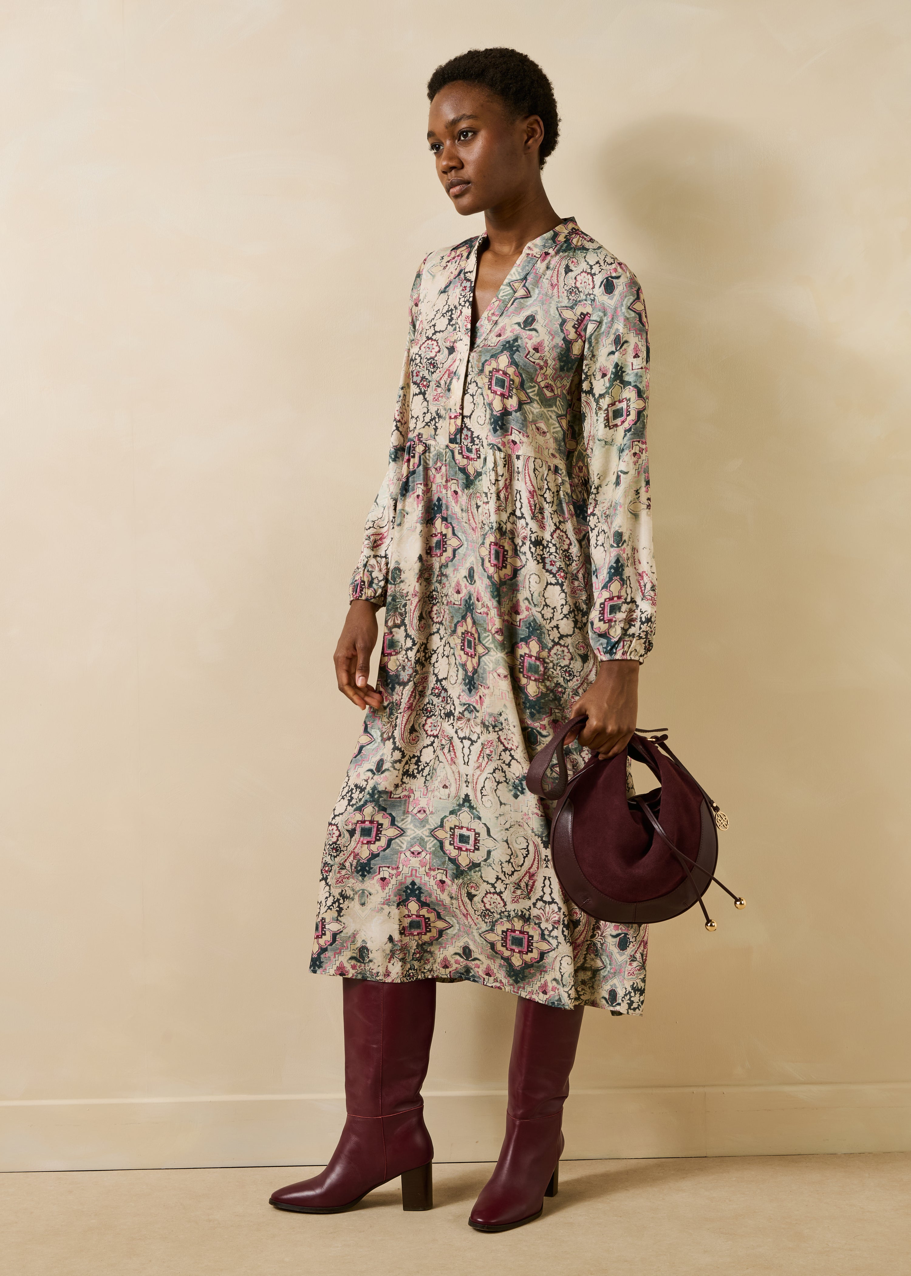 Robe écrue manches longues à imprimé