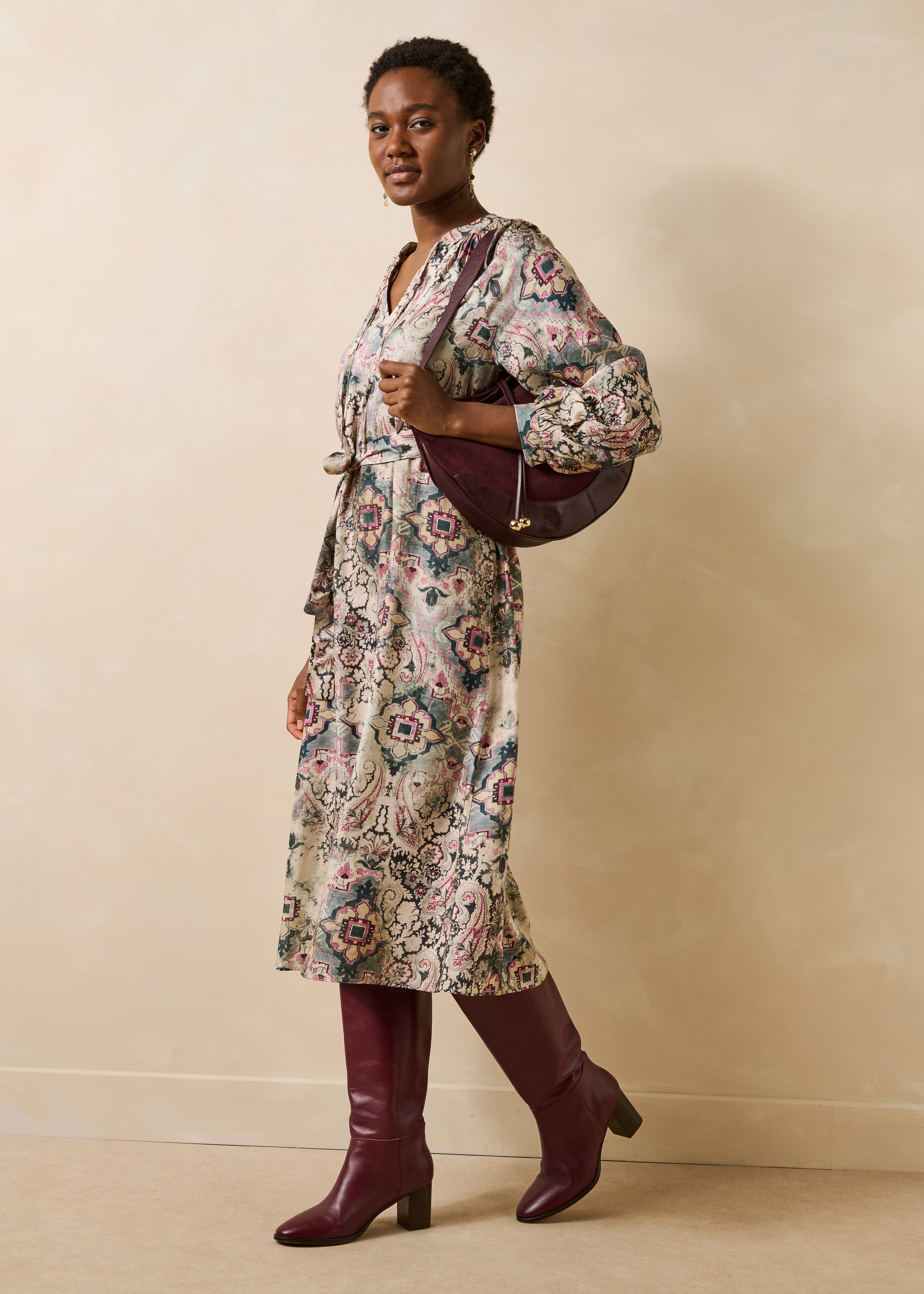 Robe écrue manches longues à imprimé