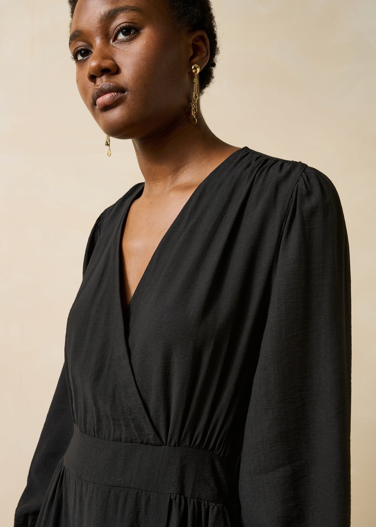 Schwarzes Kleid - Gulmar
