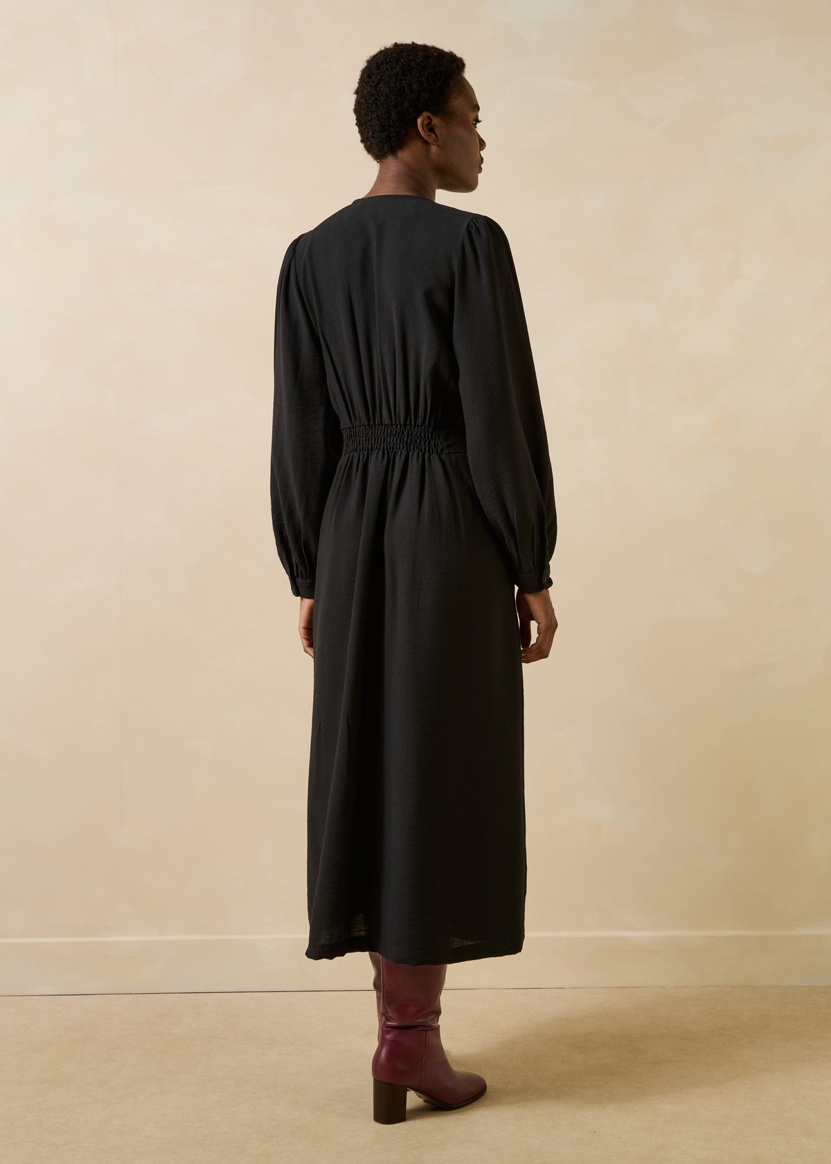 Schwarzes Kleid - Gulmar