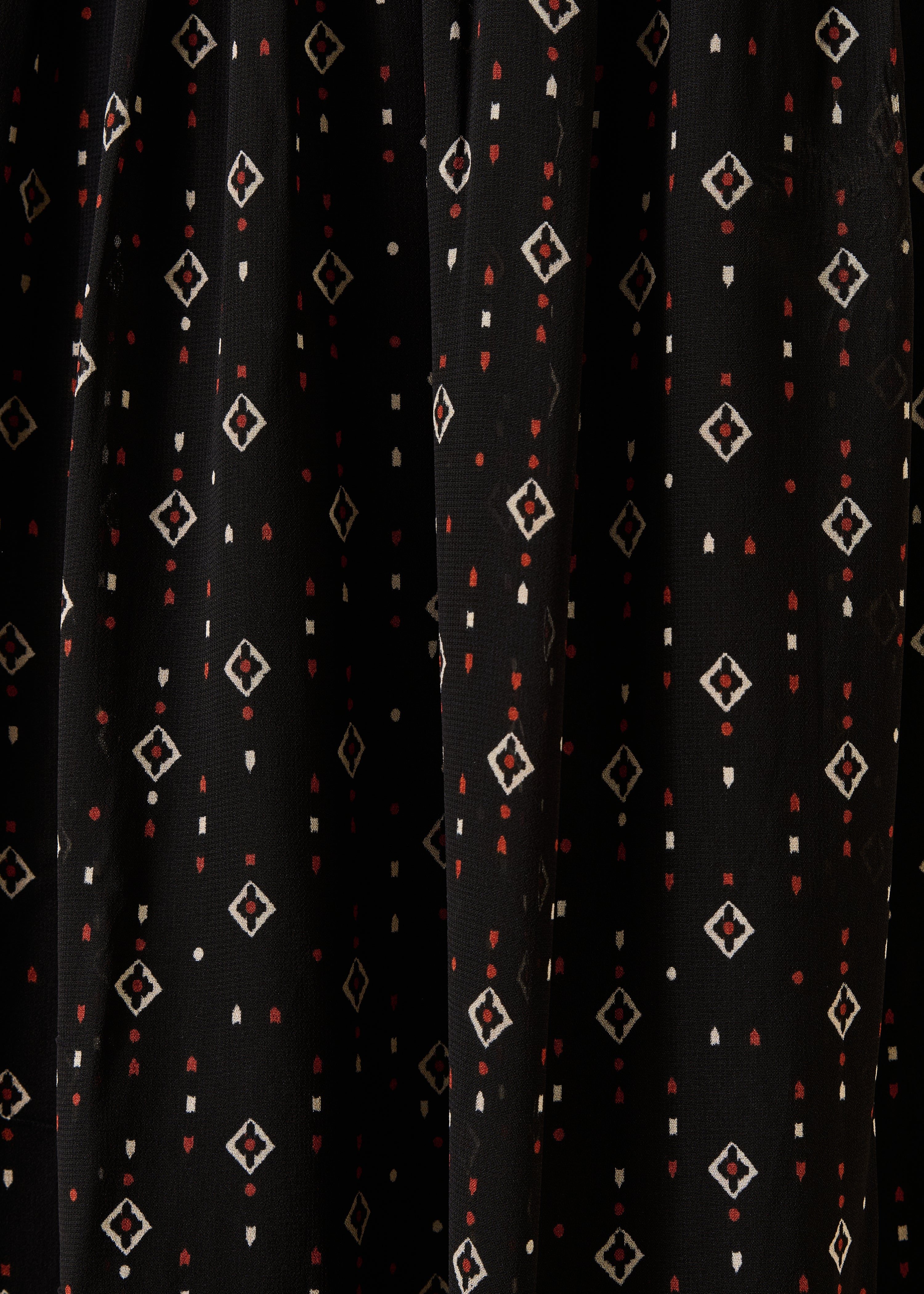 Robe midi noire en voile imprimé manches longues