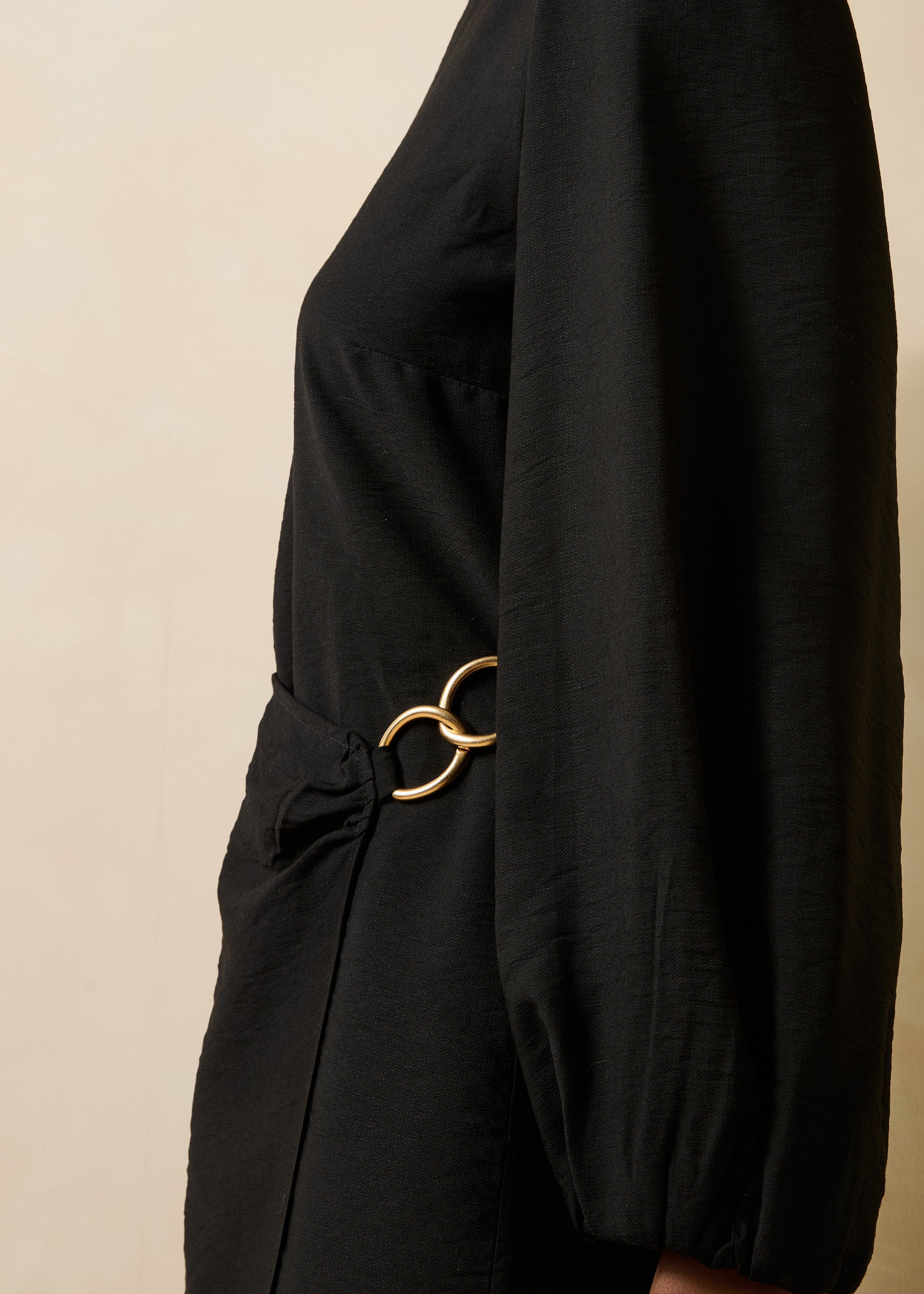 Robe midi cintrée noire portefeuille