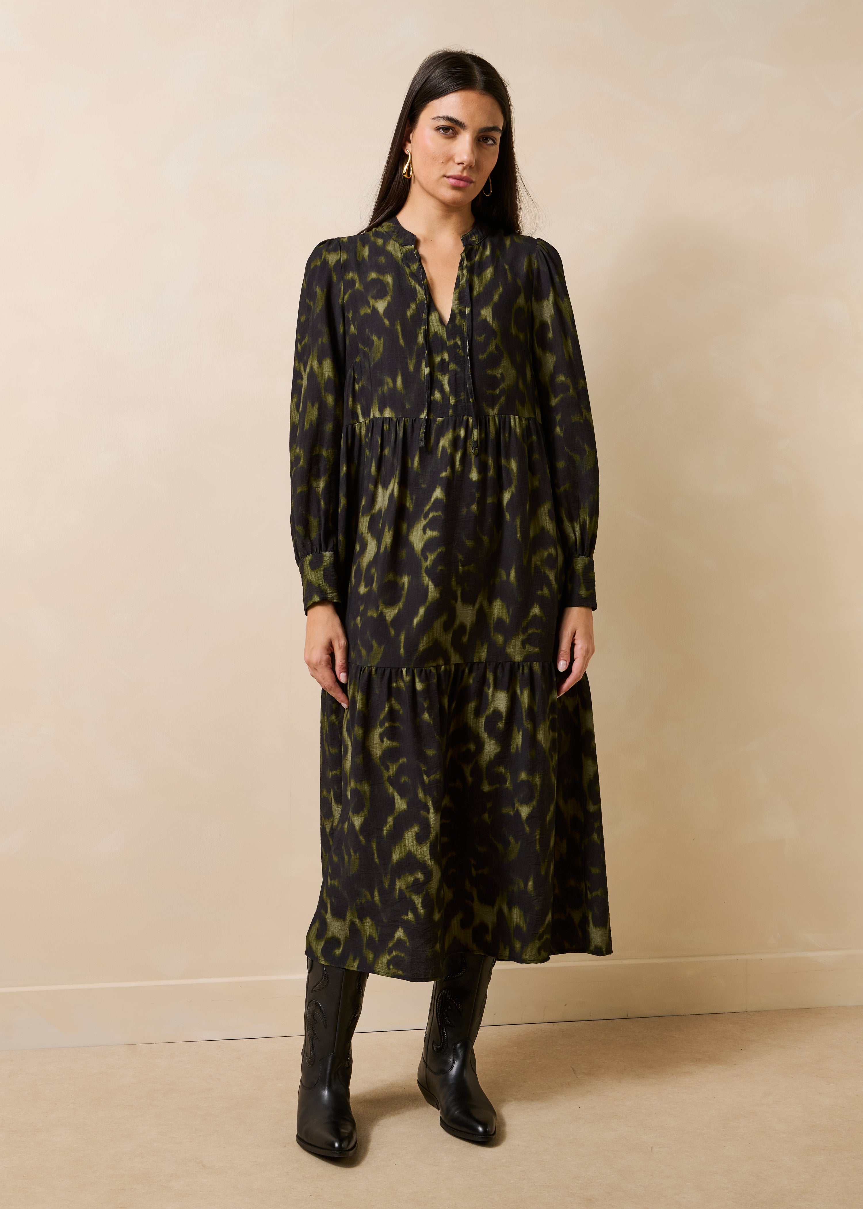 Robe longue kaki ample manches longues imprimée