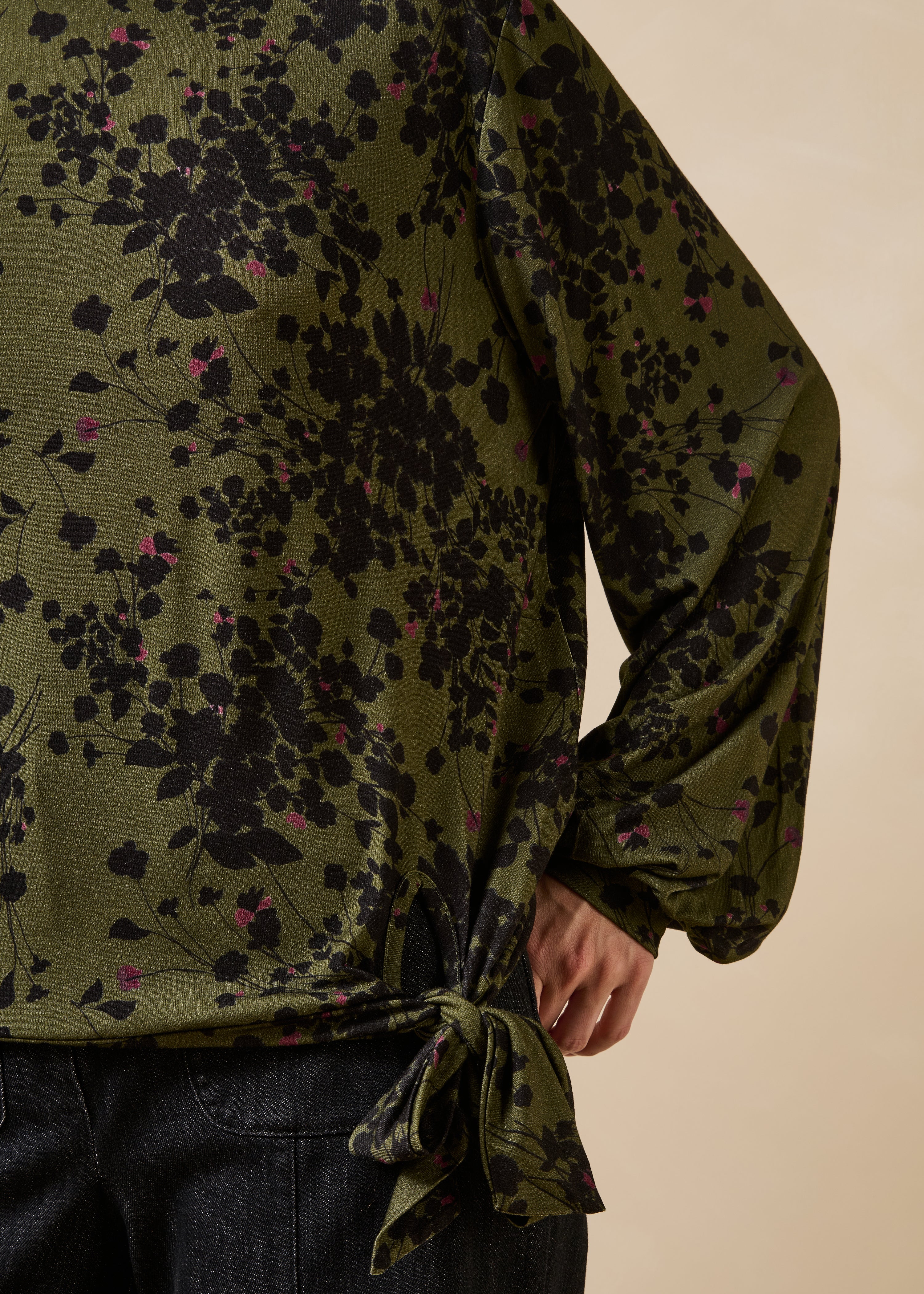 Long-sleeve floral khaki and black T-shirt