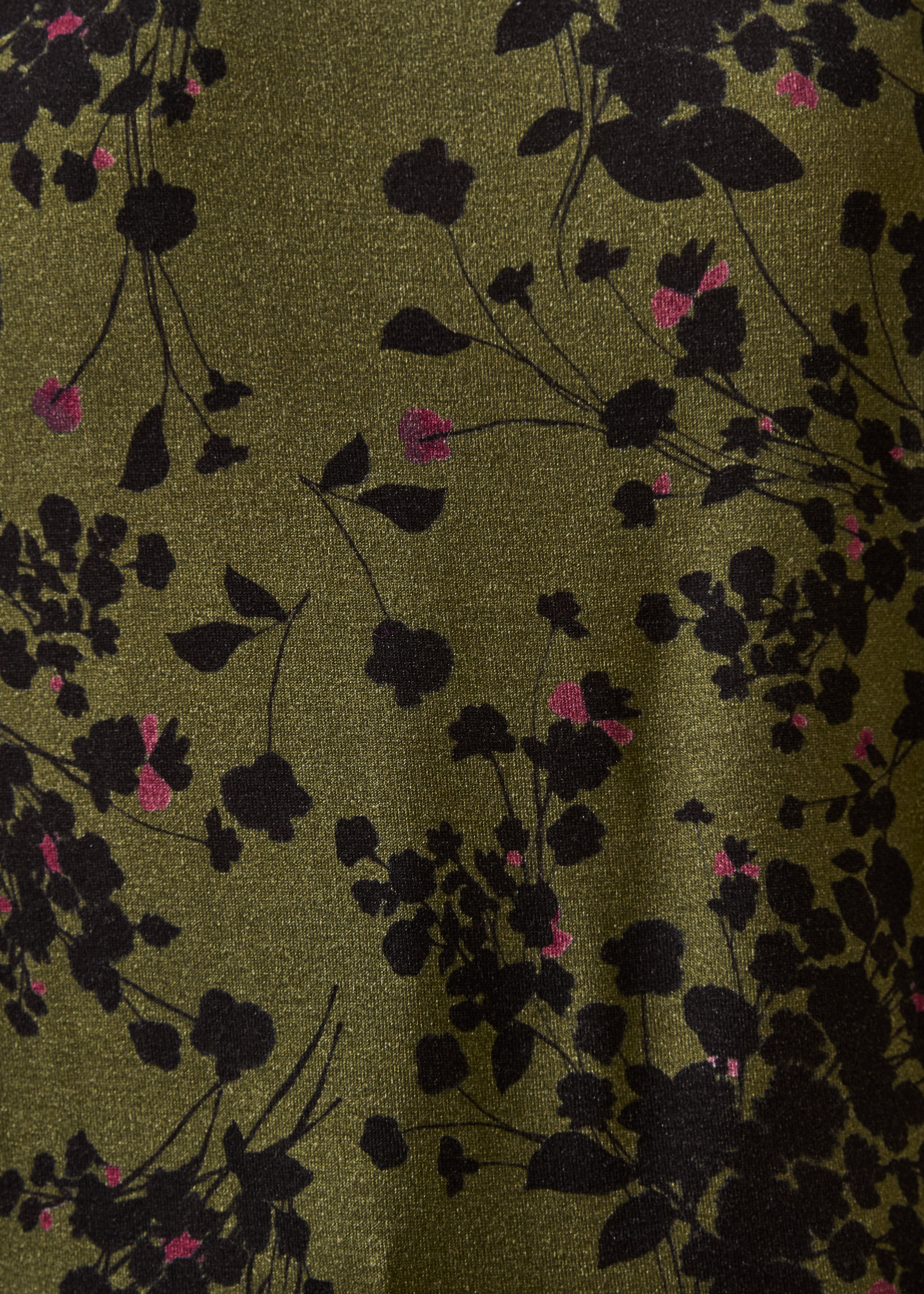 Long-sleeve floral khaki and black T-shirt