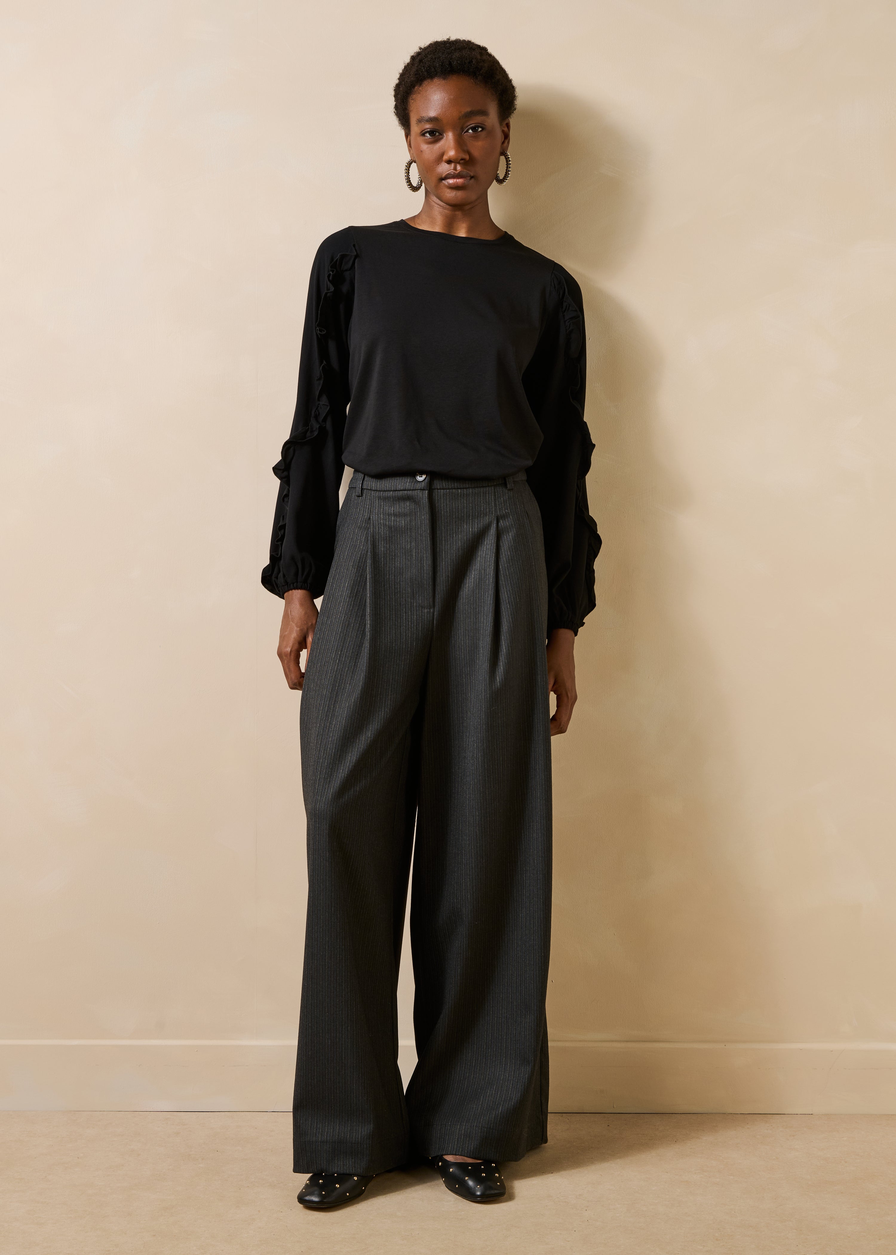 Black lyocell long-sleeve T-shirt with round neck